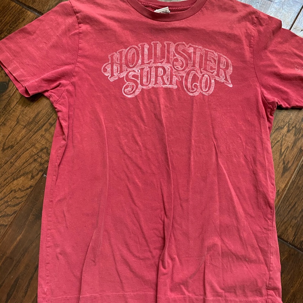 Red Hollister surf company tShirt